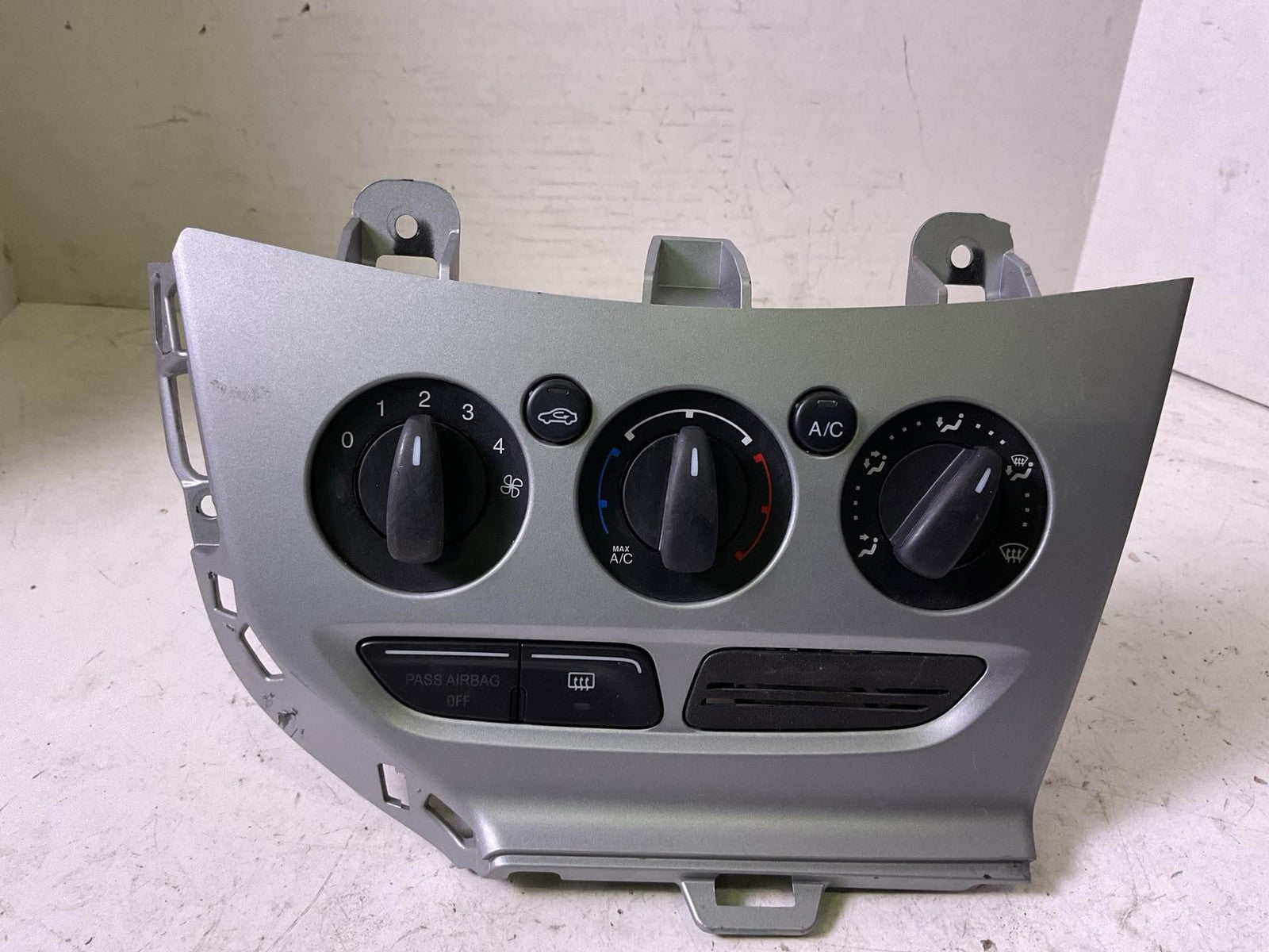 Heater A/c Control FORD FOCUS 140